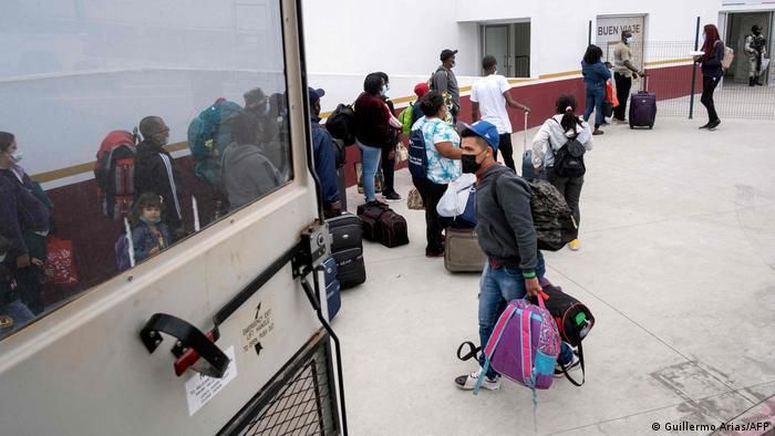 El momento en que rescataron a 113 migrantes secuestrados en Sonora  (video)
