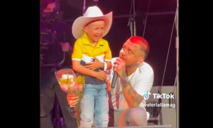 Niño rompe en llanto tras subir al escenario con Christian Nodal