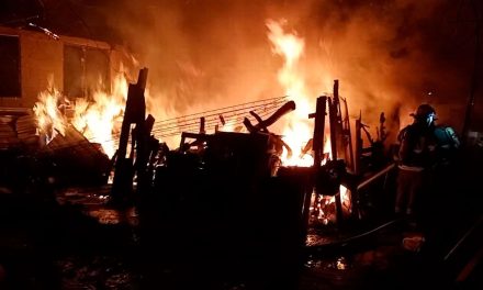 Saltillo: Voraz incendio sembró el terror en la colonia Ampliación Nueva Esperanza