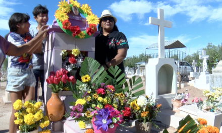 Cientos visitan panteones de Ramos Arizpe
