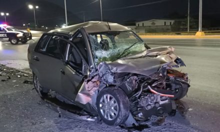 Conductor se queda dormido y termina prensado en Ramos Arizpe