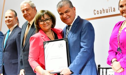 Entregan Presea al Mérito Magisterial Coahuila 2023: gobernador destaca labor de personal docente