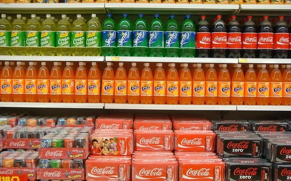 Estos son los refrescos que tienen más endulzante y provocan  daños a la salud
