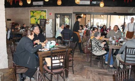Restaurantes a tope este 10 de mayo, esperan hasta tres horas para ingresar