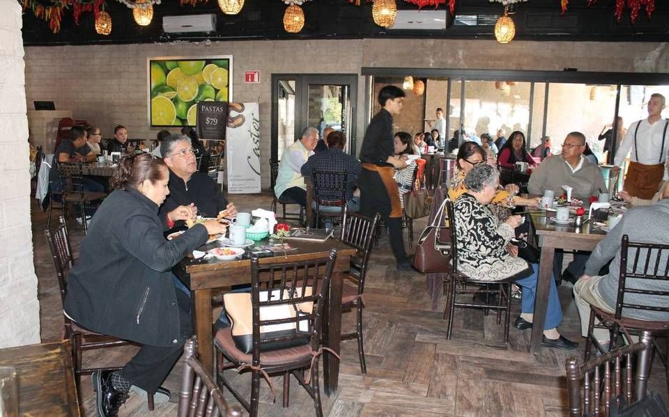 Restaurantes a tope este 10 de mayo, esperan hasta tres horas para ingresar