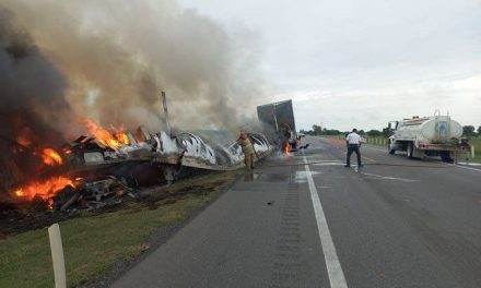 Trágico accidente en Tamaulipas; fallecen 13 personas luego de choque entre un tráiler y camioneta