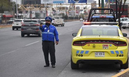 Traileros acusan que tránsitos en Nuevo León les piden ‘mordidas’ de 15 mil pesos