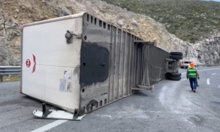 Vuelven las volcaduras en Los Chorros; exceso de velocidad fue la causa
