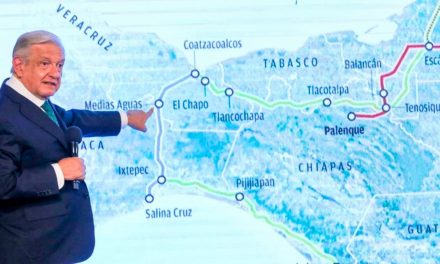 AMLO anuncia acuerdo con Ferrosur tras toma de tramo ferroviario