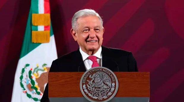 Promete AMLO que no habrá apagones ni cortes de energía