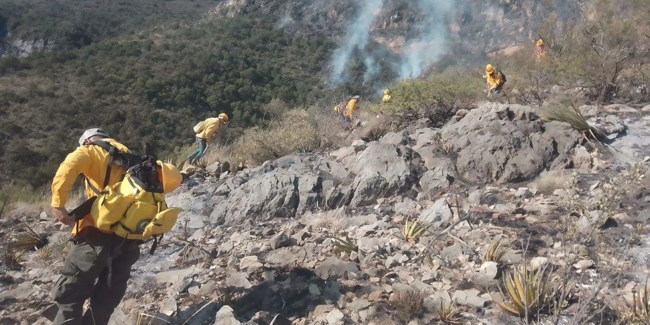 Viajan desde Sabinas para combatir incendio