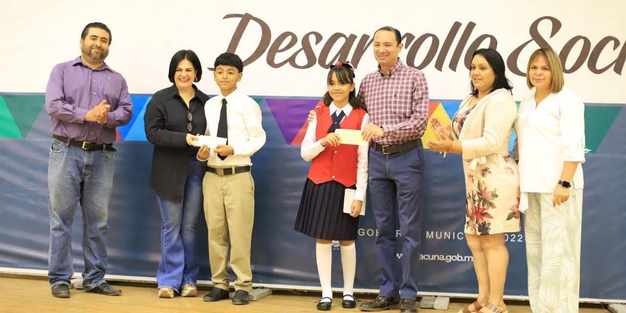 Entregarán 4 mdp en becas a estudiantes