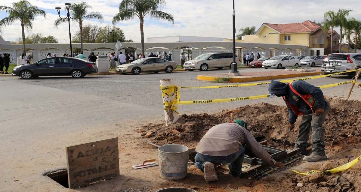 Reparan líneas de abastecimiento en la Laguna