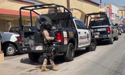 Asesinan a comerciante en el centro de  Saltillo; le entierran un cuchillo en la cabeza