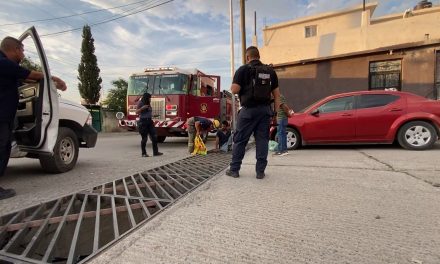 Hombre queda atrapado en alcantarilla de Saltillo
