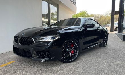 Video: Ladrón se roba un BMW de una agencia en Cuernavaca