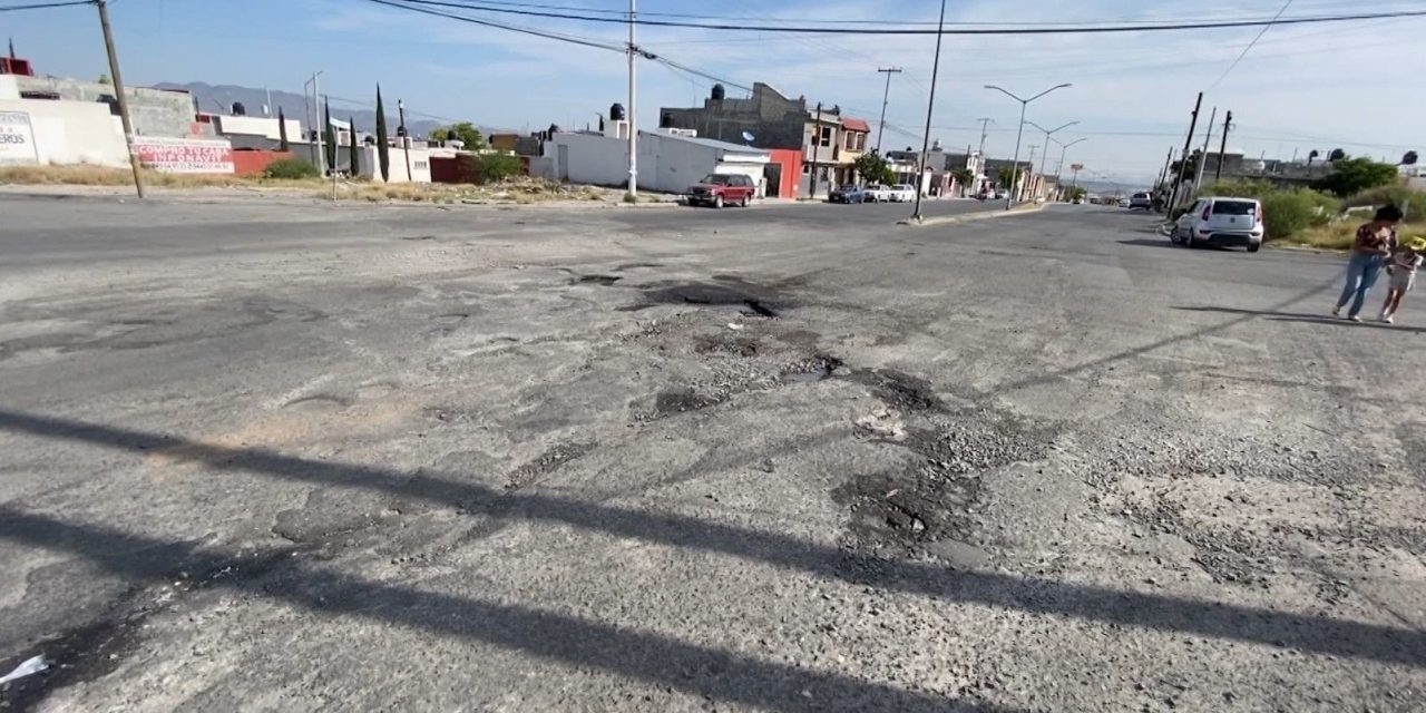Bulevar se encuentra destrozado en Nuevo Mirasierra