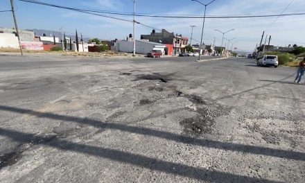 Bulevar se encuentra destrozado en Nuevo Mirasierra