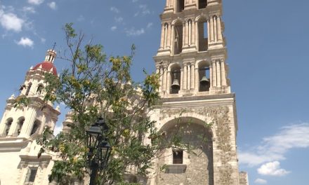 Repican campanas en Iglesias de Saltillo