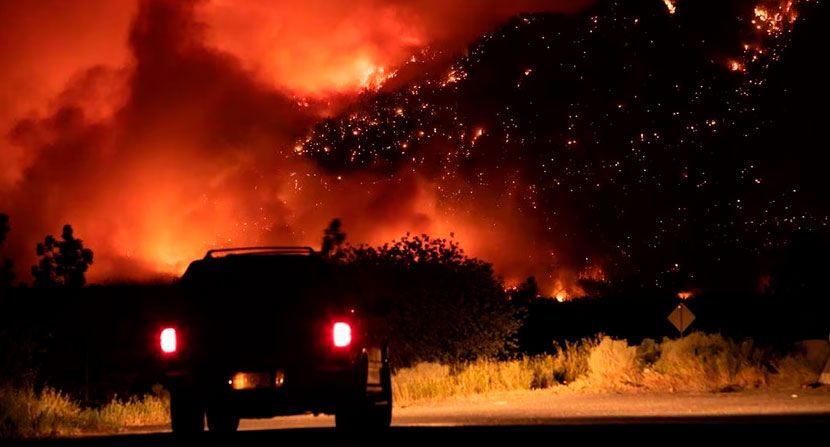 Incendios forestales arrasan con miles de hectáreas en Canadá