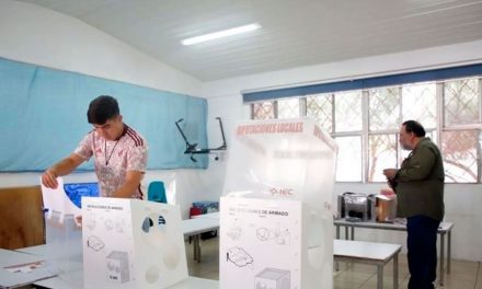 Saltillo: Abre a destiempo casilla electoral por agarrar la fiesta