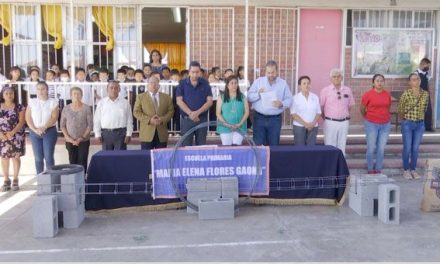 Entrega Chema Morales apoyos por 100 mil pesos