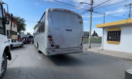 Chocan de frente en colonia Fundadores