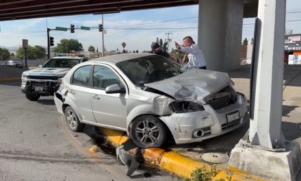 Saltillo: Choque en LEA y La Fragua; ambos conductores alegaron verde