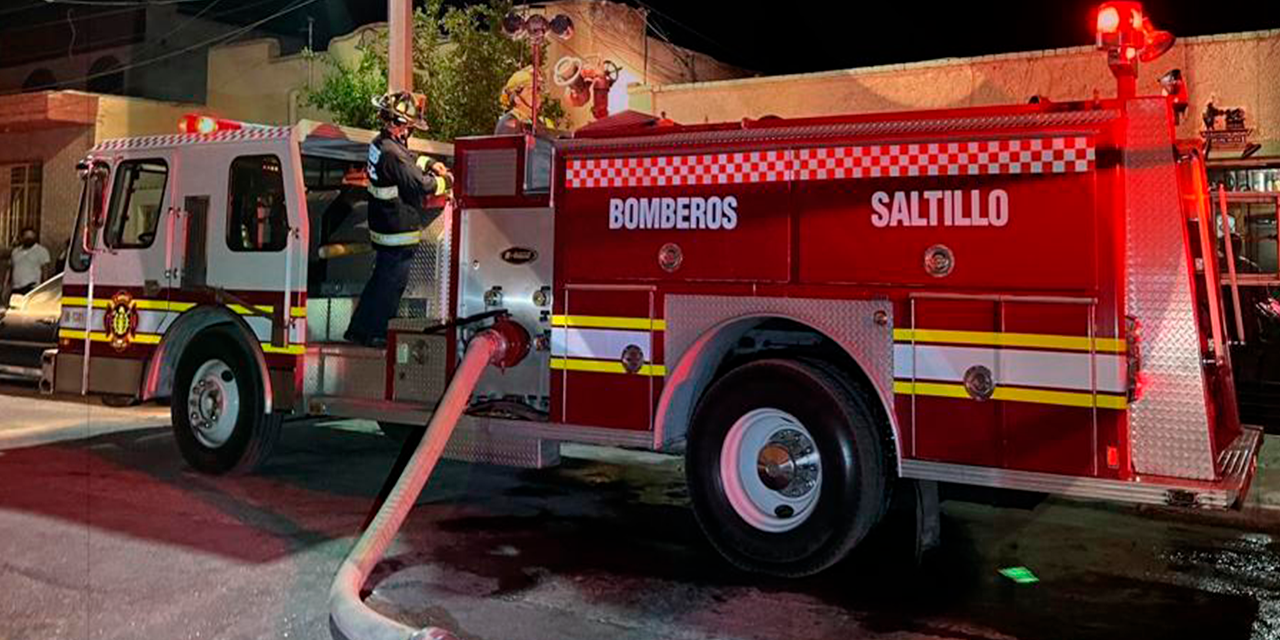 Incendio en casa abandonada alerta a bomberos y corporaciones de seguridad