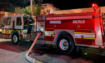 Incendio en casa abandonada alerta a bomberos y corporaciones de seguridad