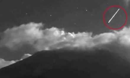 Captan una extraña luz junto al cráter del Popocatépetl (video)
