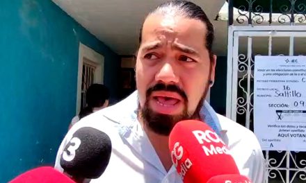 Acude a votar Diego del Bosque, confía en triunfo de Morena