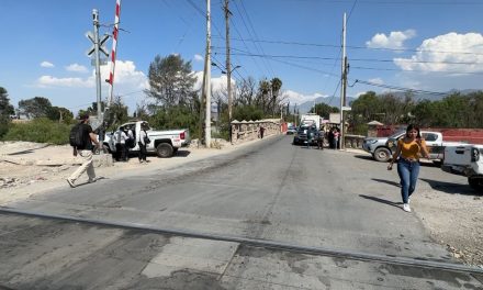 Tren embiste ruta urbana en Saltillo