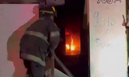 Bomberos salvan a hombre de morir intoxicado en Monclova