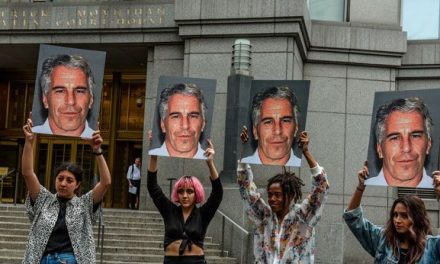Salen a la luz detalles sobre muerte de Jeffrey Epstein mientras estaba preso