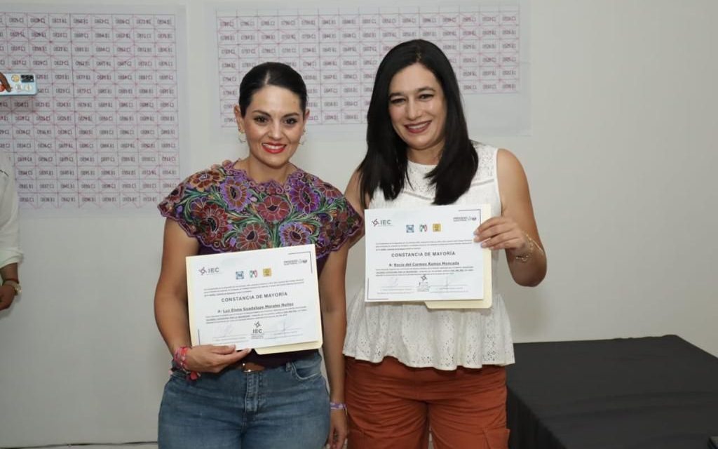 IEC entrega a Luz Elena Morales su constancia de mayoría