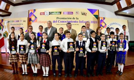 Reconocen a los mejores alumnos de primaria en Coahuila