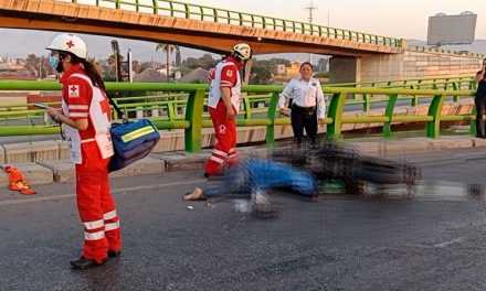 Saltillo: Muere motociclista tras sufrir caída