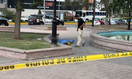 Hombre muere ahogado en fuente de plaza pública de Saltillo