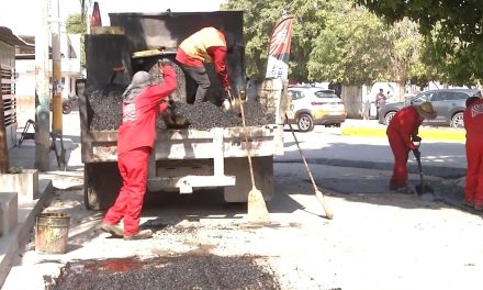 Trabajadores municipales realizan sus labores con temperaturas calcinantes en Torreón
