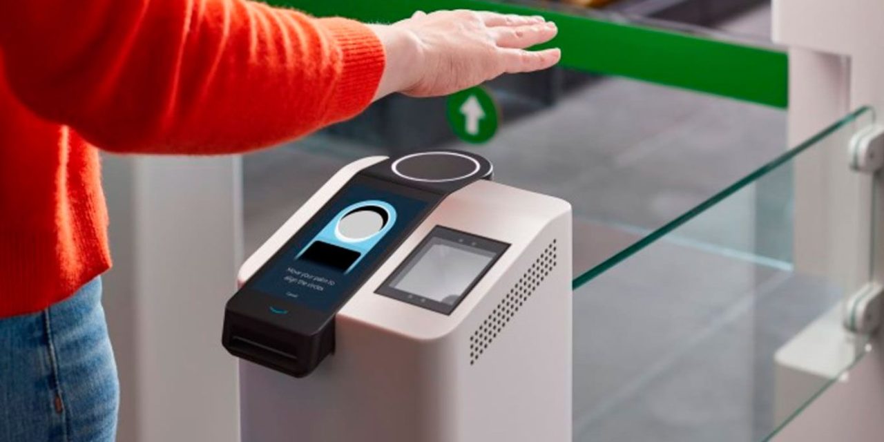 Anuncia Amazon servicio para pagar con la palma de la mano
