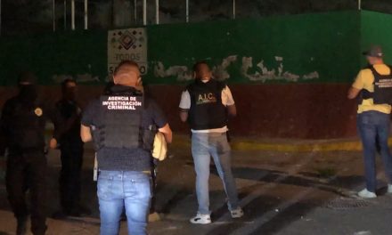 Pandilleros aterrorizan calles de Saltillo; destrozan la casa de una mujer