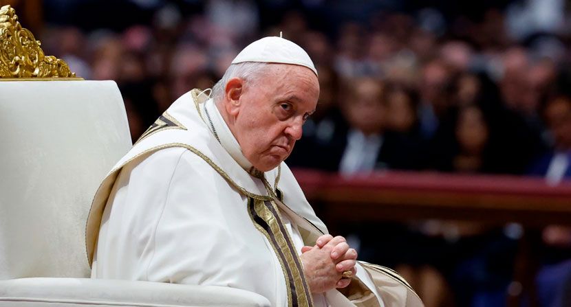 Reportan que no hay complicaciones tras cirugía del Papa Francisco
