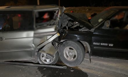 Ebrio provoca aparatoso percance en Saltillo que lesionó a varios trabajadores