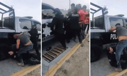 Sujeto ebrio golpea a mujer policía en Puebla