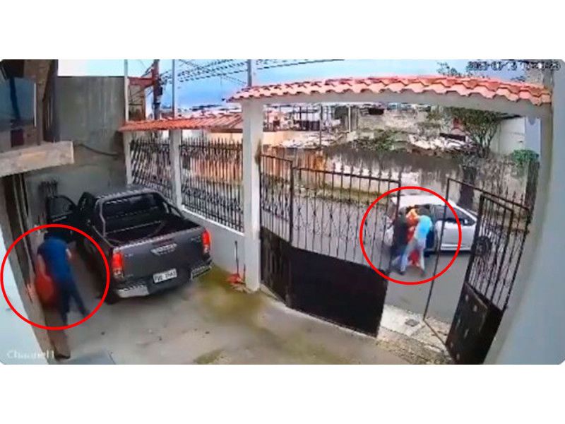 Video: ‘Llévenme a mí’; hombre suplica para que no secuestren a su esposa
