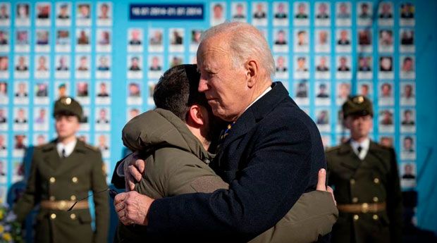 Difícil que Ucrania entre a la OTAN, asegura Biden