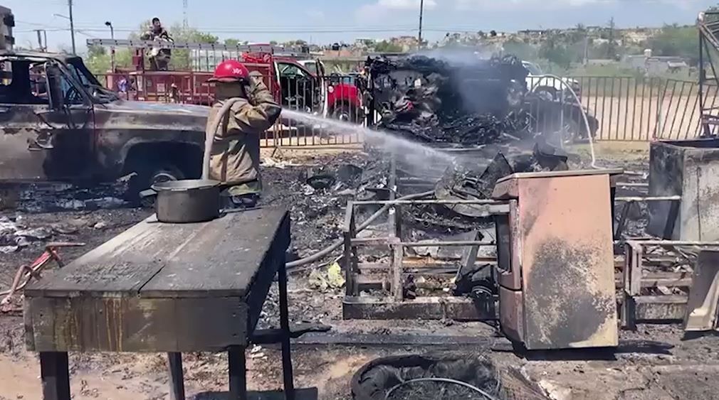 Incendio en Monclova deja daños a juegos de feria