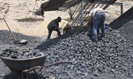 Productores de carbón se quedan sin contratos con CFE