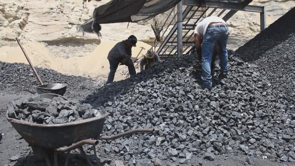 Productores de carbón se quedan sin contratos con CFE
